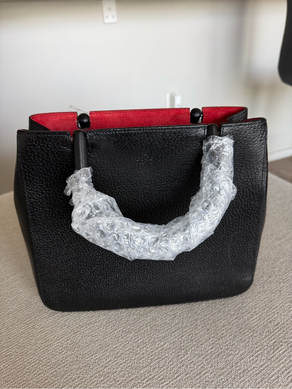 Gucci Red Suede Shoulder Bag - Picture 2 of 5